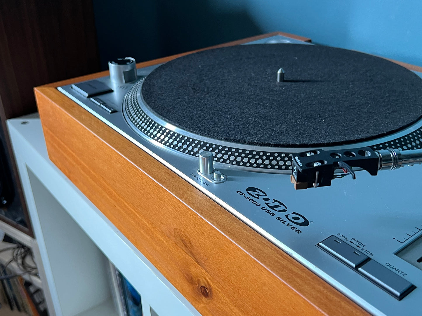 Plinto Technics SL 1200/1210 (pino tinte cerezo)