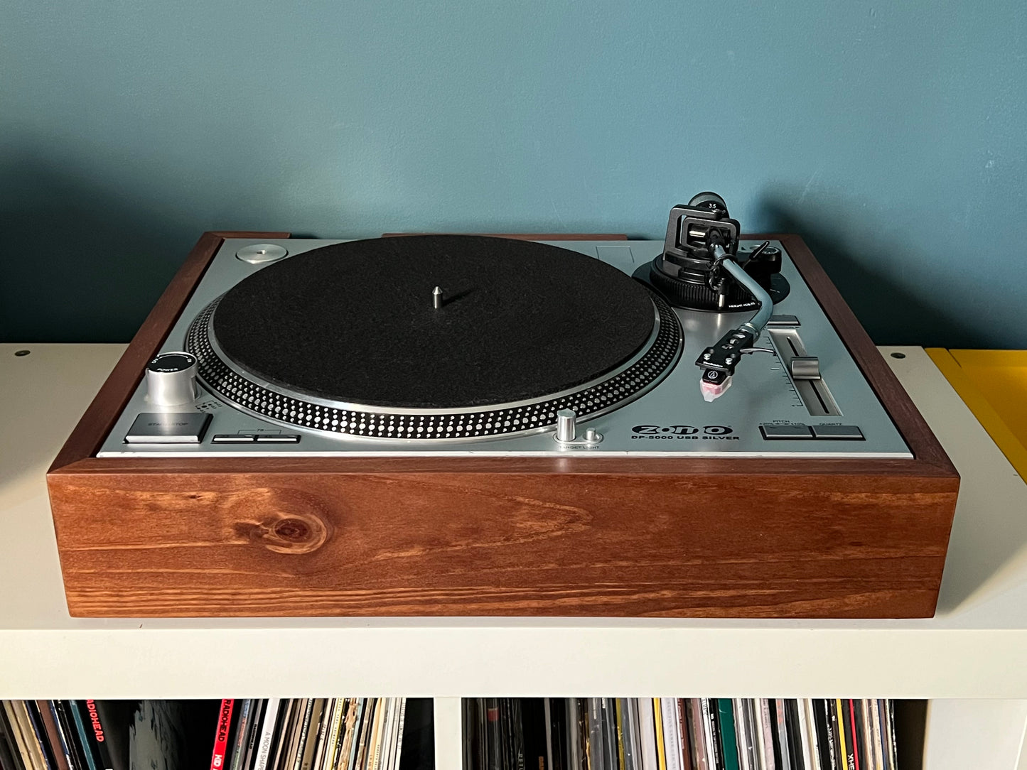 Plinto Technics SL 1200/1210 (pino tinte nogal)